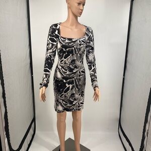 Chic Black and White Long Sleeve Dress